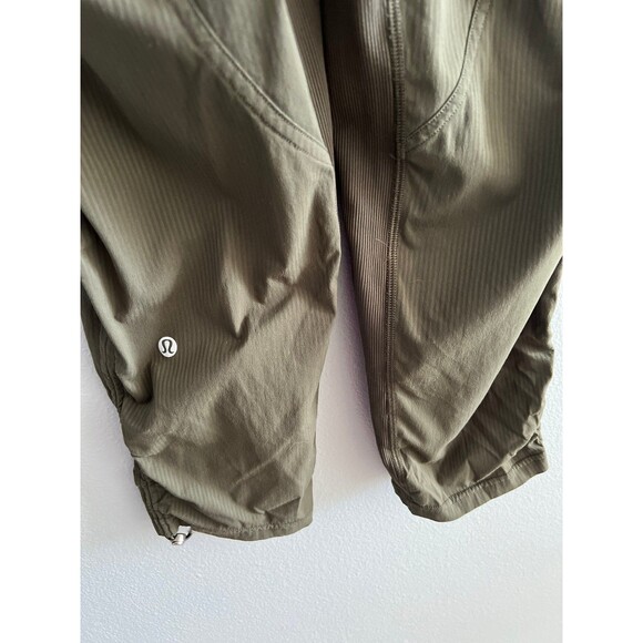 Olive Green dance studio capris size 4 - Picture 7 of 11